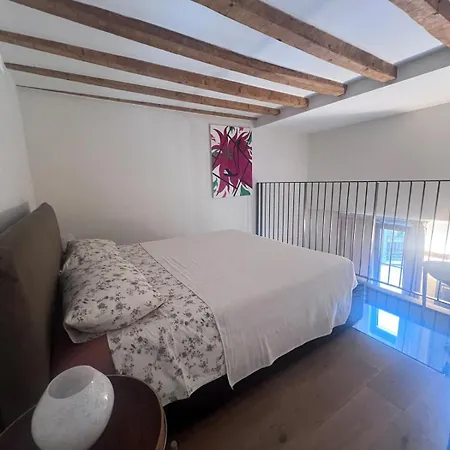 Porta Venezia Apartament *