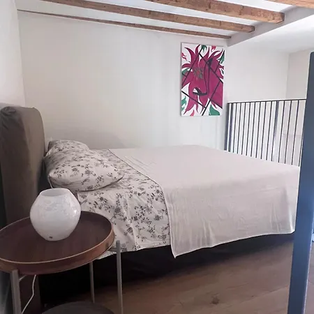 Porta Venezia Apartment